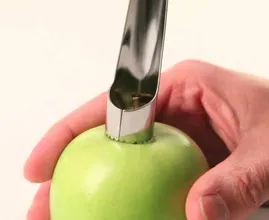 Ein Apfelbohrer kann so viel mehr als nur Äpfel aushöhlen