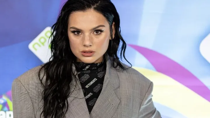 Famke Louise reageert op bakken kritiek over omgang huisdier
