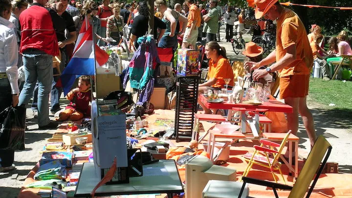 Handig: met deze tips verkoop jij met Koningsdag al je spullen op de vrijmarkt