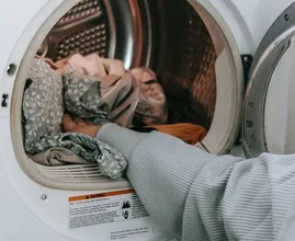 Blijkbaar werkt je wasmachine het best als je 'm zo vol mogelijk doet