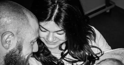Roxeanne Hazes en Erik Zwennes delen nieuwe foto's van pasgeboren zoon