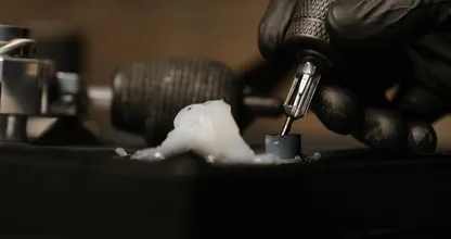 Mensen gaan spontaan naar déze tattooshop en dit is waarom