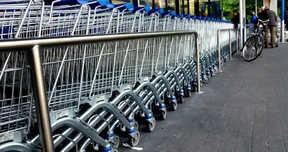 Video: so bekommst du den Einkaufswagen auch ohne Kleingeld! Problem gelöst
