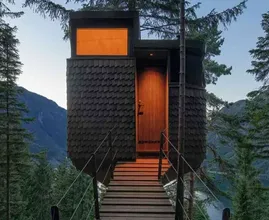 Deze 27-jarige dame woont in een huisje van slechts 14 vierkante meter, maar als je de binnenkant ziet, wil je er wel wonen!