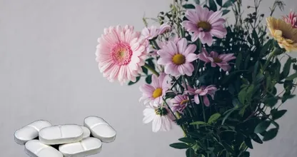 This is why you should add aspirin to your vase of flowers