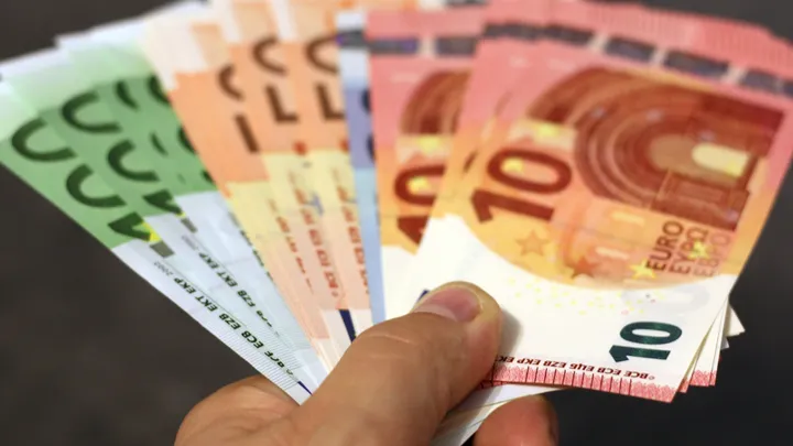 Voor het eerst weer deflatie, maar veel producten en diensten nog altijd duurder