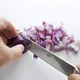 Wow! Ten lifehack z TikToka znacznie ułatwia krojenie cebuli