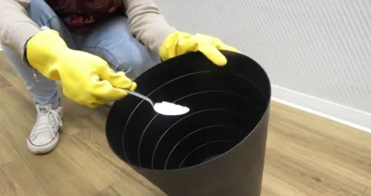 This is why you should always put baking soda at the bottom of your trash can!