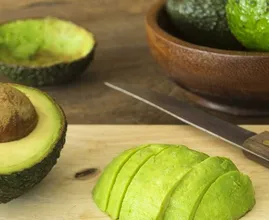Wow, das passiert in deinem Körper wenn du jeden Tag eine Avokado isst! Supermarkt wir kommen!