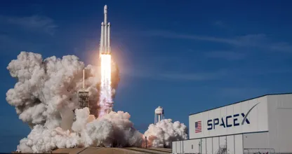 Dit is de eerste persoon die als toerist naar de maan gaat
