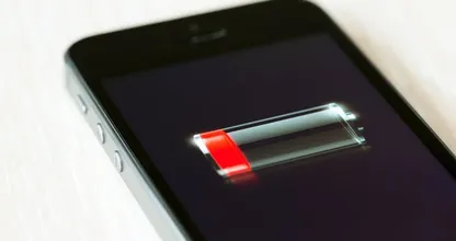 Oh nee... batterij bijna leeg! Ken je DIT trucje al? Zó laad jij je telefoon razendsnel op!