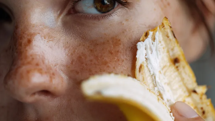 10 modi sorprendenti di usare le bucce di banana che non conoscevi