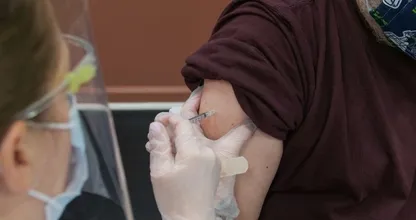 Zakcentje verdienen? Proefpersonen gezocht voor nieuw coronavaccin