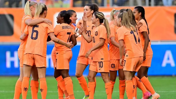 Oranjevrouwen winnen eerste wedstrijd WK