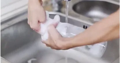Can't get your dish brush inside the glass? With this trick you'll clean the entire glass in a jiffy!