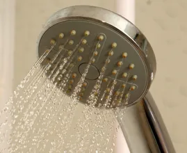 Esto le sucede a tu cuerpo si no te duchas por dos días