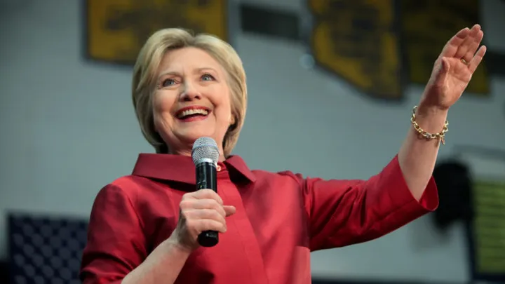 Zoek de verschillen: heeft Hillary Clinton écht een dubbelganger ingezet? Wat denk jij?
