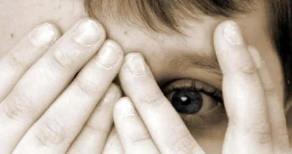 Ouders laten hun kind voor straf achter tussen de beren.. Wat een drama!
