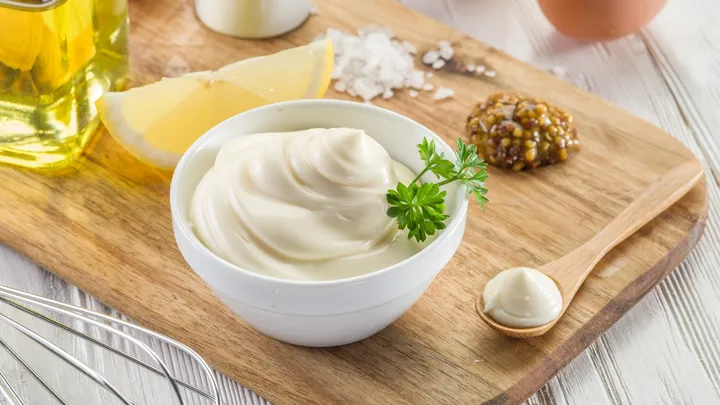 Aha: dit is waarom mayonaise overal anders smaakt