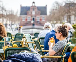 Terrassen weer inperken na corona? Gemeenten staan voor dilemma