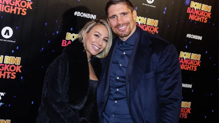 Rico Verhoeven vraagt vriendin Naomy ten huwelijk