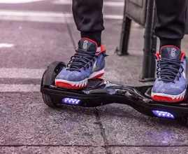 NVWA maakt merknamen gevaarlijke hoverboards bekend: ‘Kans op spontane ontbranding’
