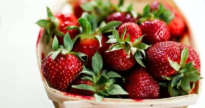 Aus diesem Grund legt man Erdbeeren in Salzwasser