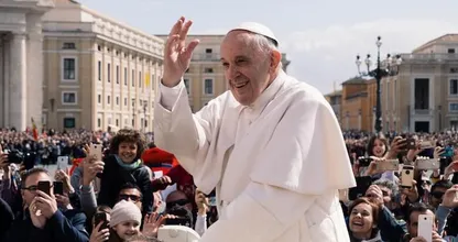 Od pensji do byłej dziewczyny: 10 rzeczy, których nie wiedziałeś o papieżu Franciszku