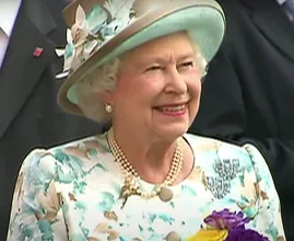 Esto es lo que gana la reina Isabel en un año