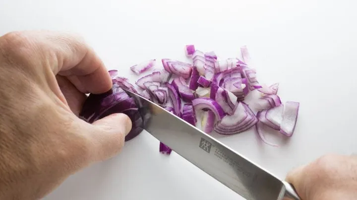 With this trick onions will (almost) never go bad