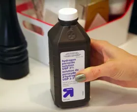 10 reasons to keep a bottle of hydrogen peroxide in your home