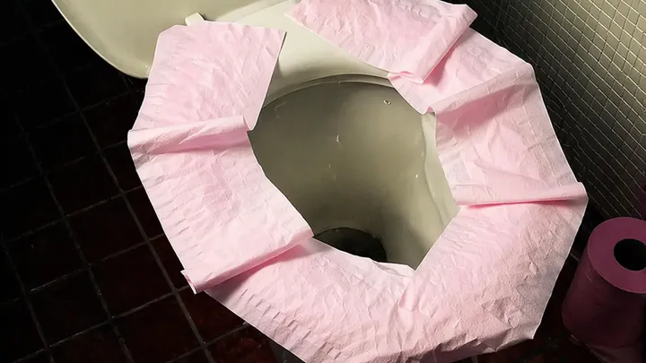 Ne prenez pas de risque ! Mettre du papier hygiénique sur le siège fait le contraire de ce que l'on pense