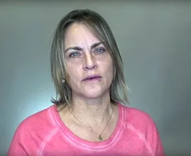 Vrouw die zich lelijk voelde, ondergaat metamorfose met prachtig resultaat