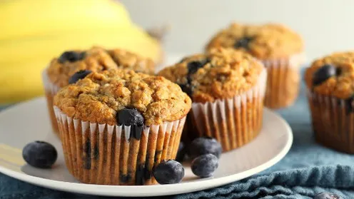 Cremig, warme und saftige Blaubeeren Bananen Muffins. Wir sind hin und weg!
