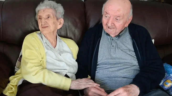98-jarige Ada zorgt nog altijd voor haar 80-jarige zoon: ‘Moeder ben je voor het leven’