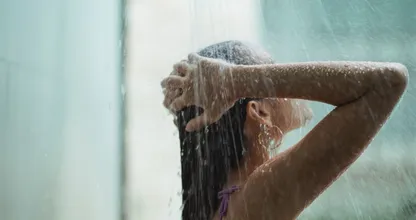 Oups ! Faire pipi sous la douche est mauvais pour votre vessie