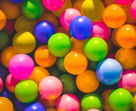 Guilty pleasure: mega ballenbak voor volwassenen bij Ikea