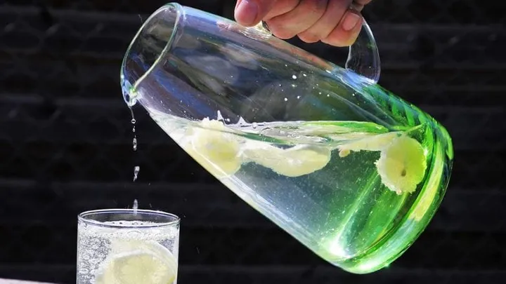 La surhydratation est une chose : voici ce que votre corps vous dit lorsque vous buvez trop d’eau