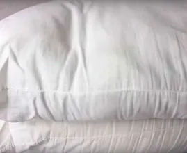 Este é o segredo para remover manchas amarelas das suas almofadas brancas! É super simples!