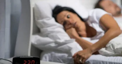 Wirst du auch oft nachts wach weil du Pipi musst? DADURCH kommt es und DAS kannst du tun!