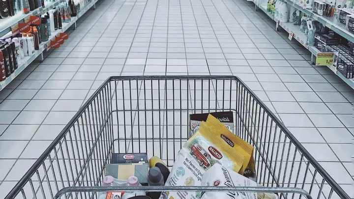 Geen zin om lang te wachten? Zo kies je de 'goede' rij in de supermarkt