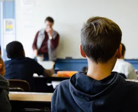 Veel kinderen met lege maag naar school, schaamte bij de ouders