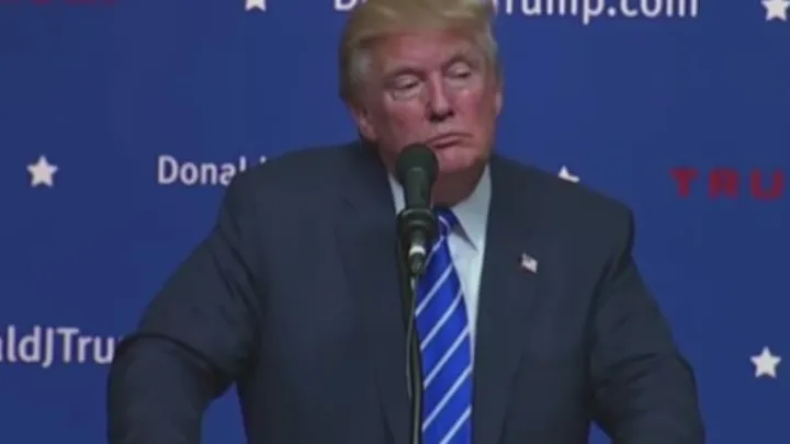 Vrouw gesneuvelde militair in tranen na ‘troosttelefoontje’ van president Trump