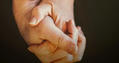 Hijo adoptivo se reencuentra con su madre biológica después de 58 años