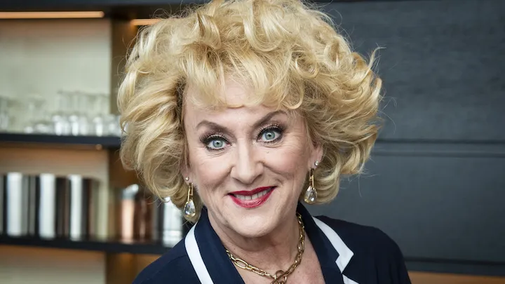 Karin Bloemen krijgt bijzonder cadeau van fan