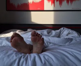 Om déze reden zou je altijd in een pikdonkere slaapkamer moeten slapen