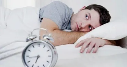 4 veelvoorkomende slaapmythes die je ’s nachts wakker kunnen houden
