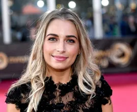 Shelly Sterk 'voor gek verklaard' door volgers na vaccinatie