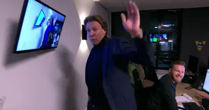 Hans Kraay jr. is er klaar mee en loopt midden in de uitzending van Voetbal Inside weg. DIT is de reden!