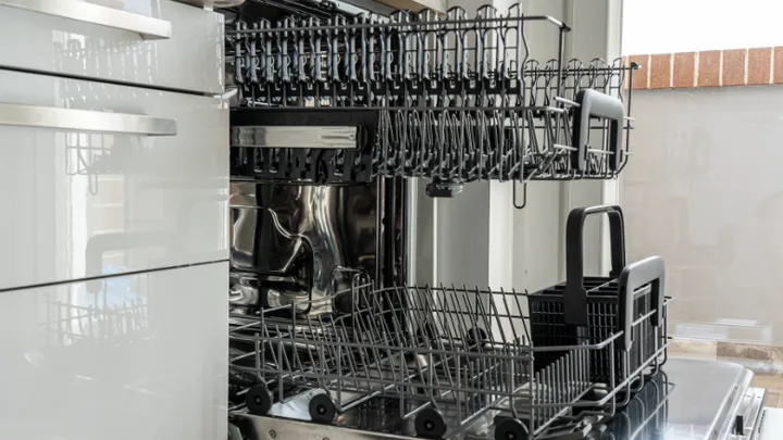 Why you should never open the dishwasher right after it's done